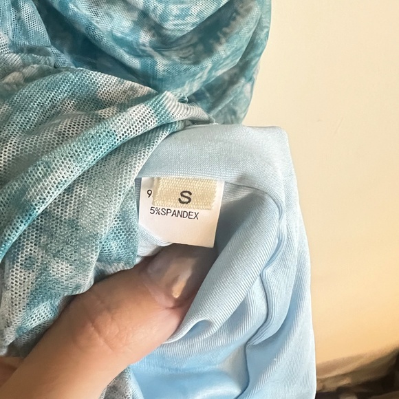 Dress - Picture 4 of 4